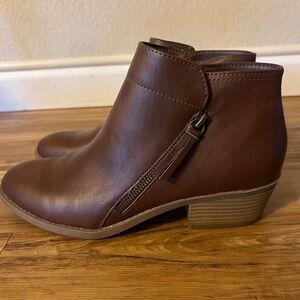 Women’s Arizona Cadman Ankle Boots w/ Memory Foam - Brown